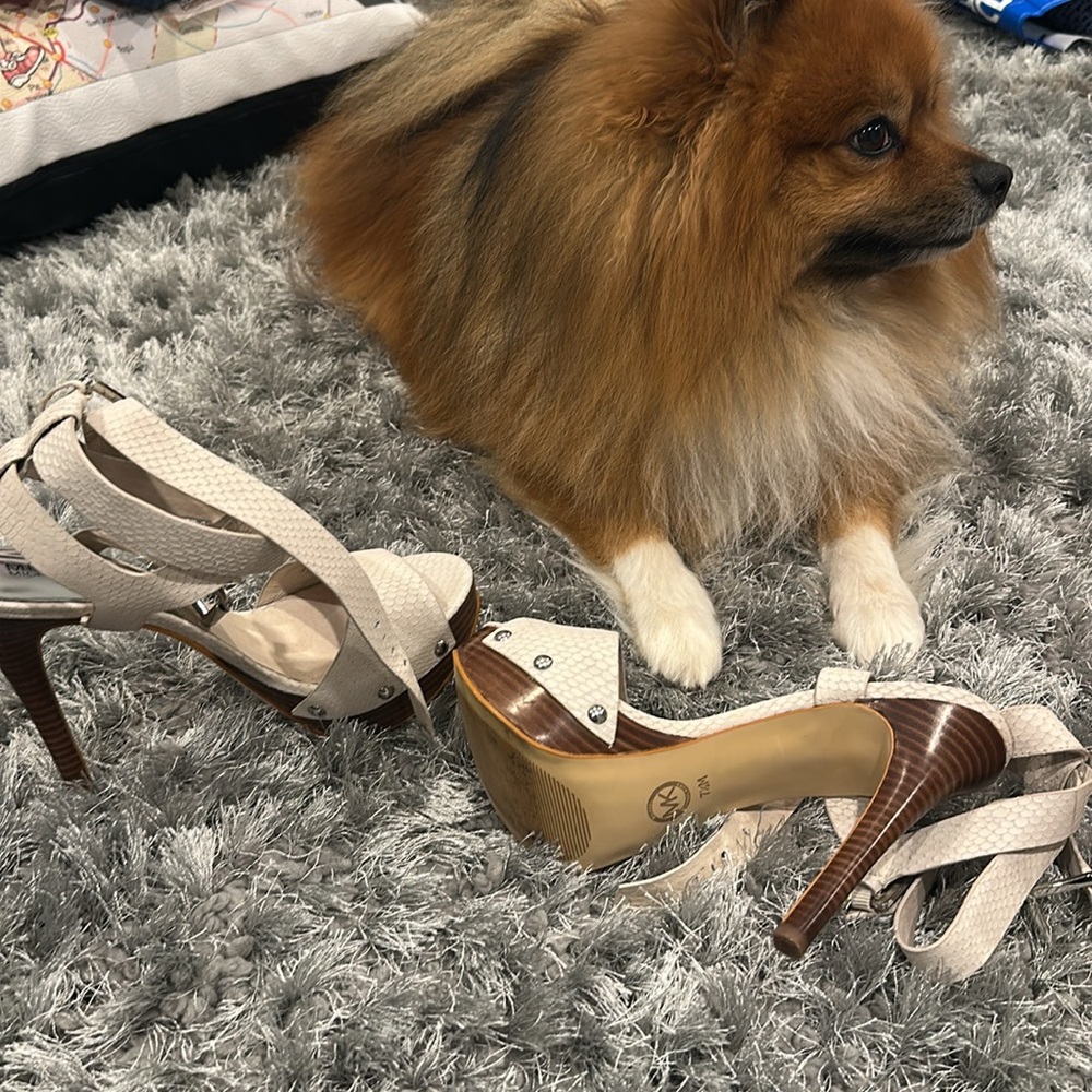 Michael Kors Ivory Textured Leather Platform Heels - Picture 3 of 4